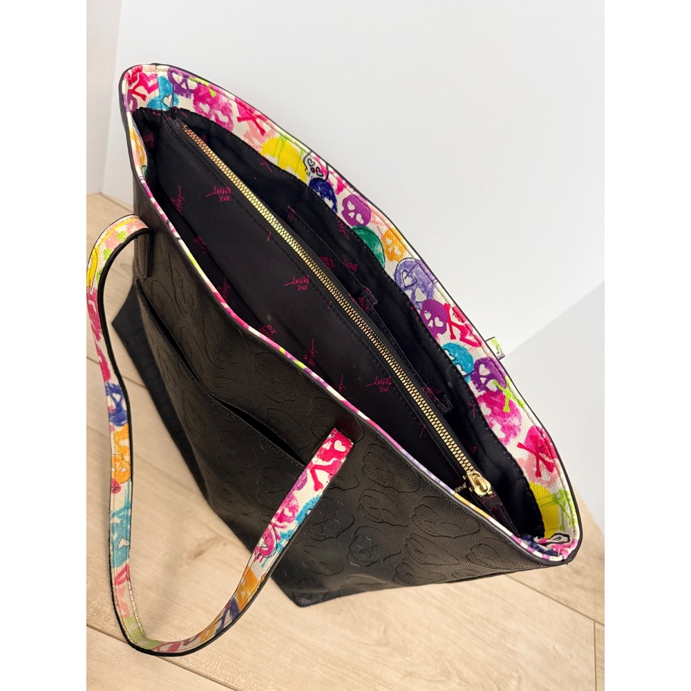 Betsey Johnson Skull Embossed Tote Bag Graffiti Lining Faux Leather Black - Picture 10 of 13